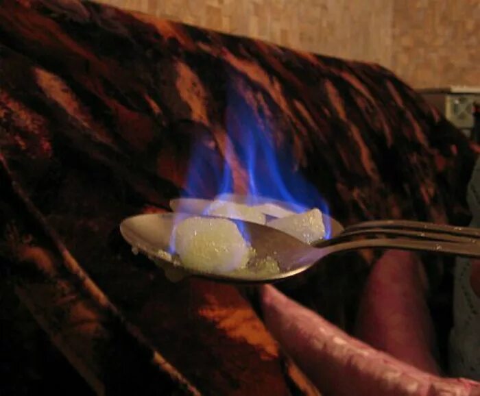 Сахар сжигание. Сахар горение. Плавление сахара. Сгорание глюкозы реакция. Химия в геологии.