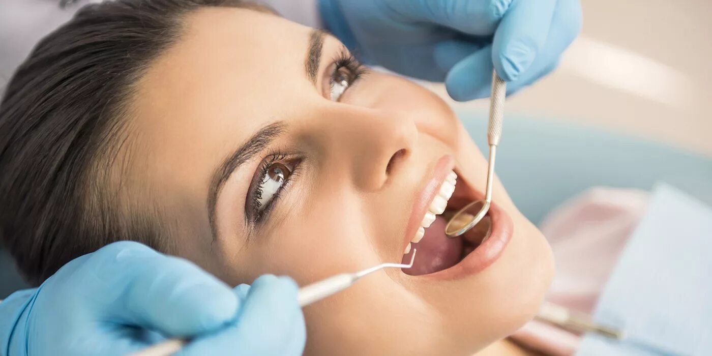 терапевтическая стоматология зубов. стоматолог женщина. терапевтическая стоматология. девушка у стоматолога. зубы стоматолог.