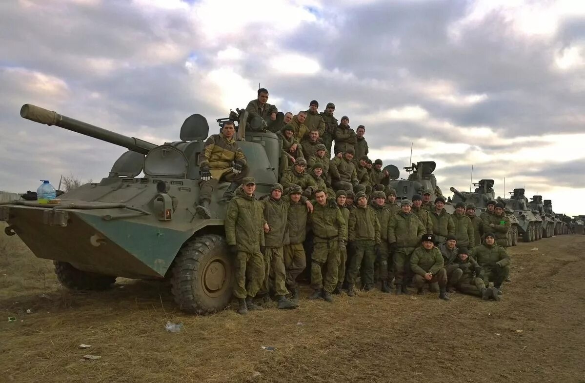 Российские войска заходят. Росийскиевойскавукраине. российские войска на украине. российские войска на донбассе. российские войска наукраиене.