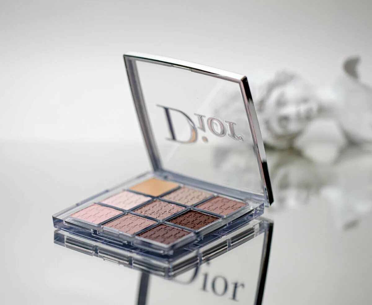 Тени нюд отзывы. Dior Backstage Eye Palette 002. Dior Backstage палетка 002. Dior Backstage Eye Palette. Dior Backstage 005.