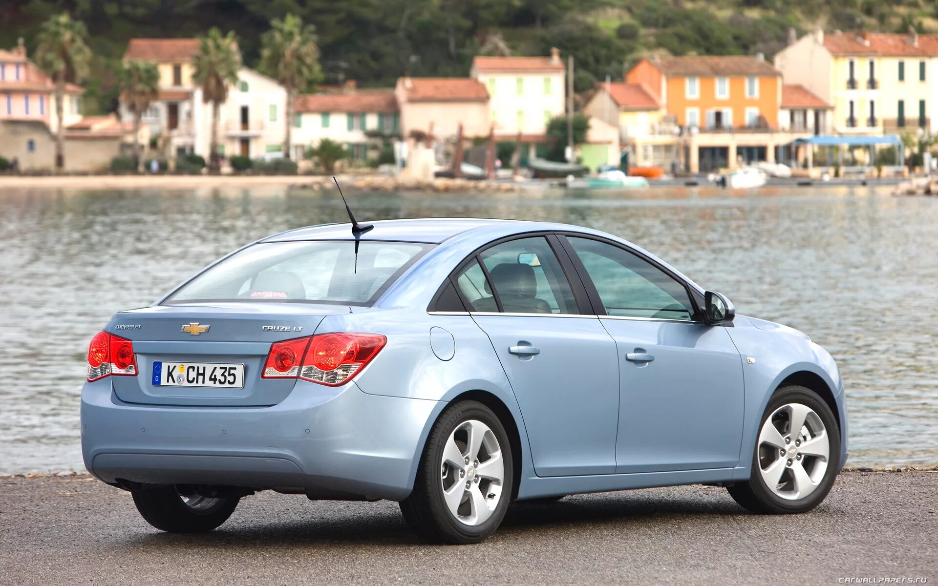 Genesis hyundai genesis 2010. Форд фокус седан 2009. Ford focus 2009 седан. Toyota yaris, 2010 седан. Седан 2009.