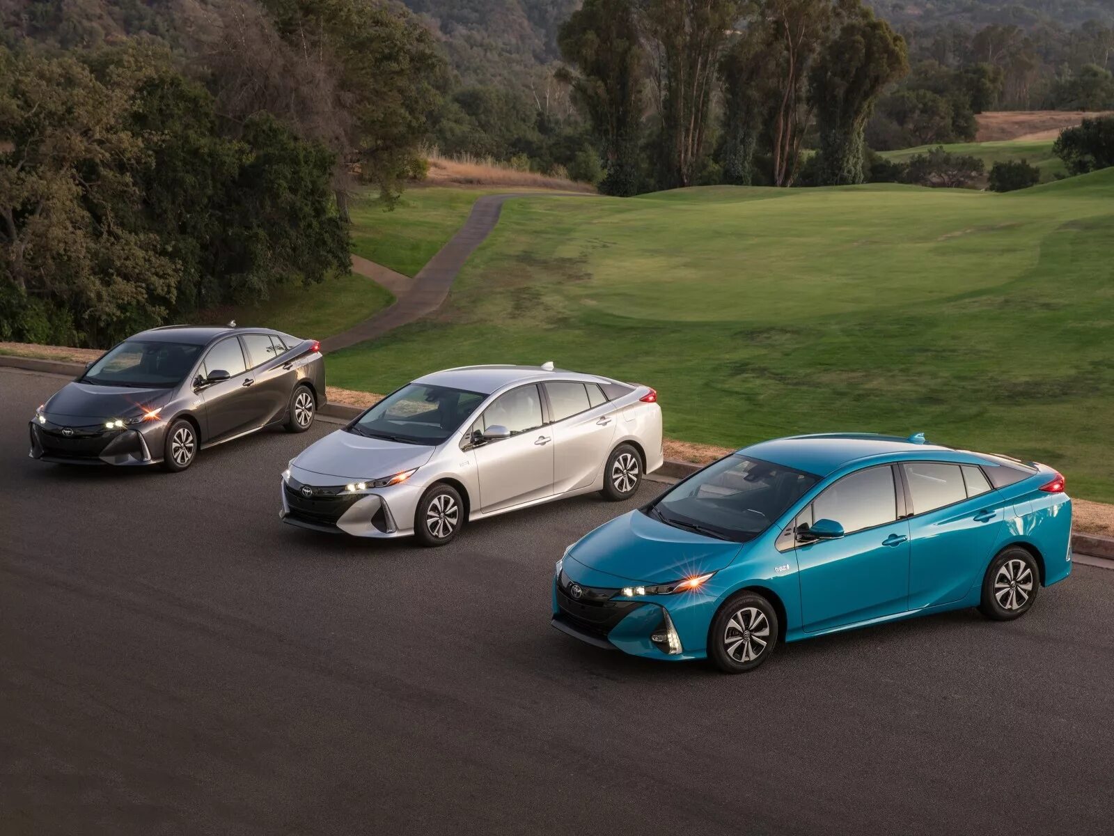 Тойота Приус гибрид обои. Toyota Prius 2013. Toyota Prius Wallpaper. Приус Тесла.