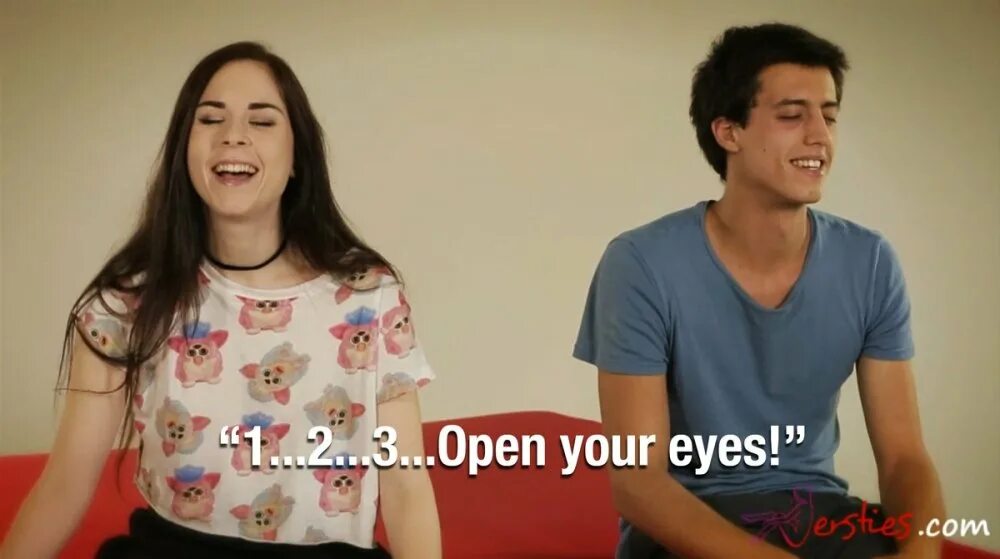 Женская красота ersties deutschland. Swipe real life. Tinder это реал лайф. Нина капацевич тиндер. Tinder in real life.