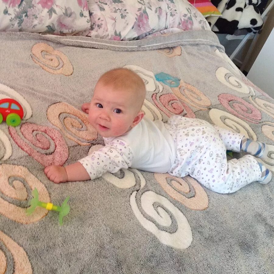 Женя феофилактова дом 2. Фотосессия на полгода малышу. Дом 2 6 месяцев. Феофилактова беременна дом 2. Полгода малышу.