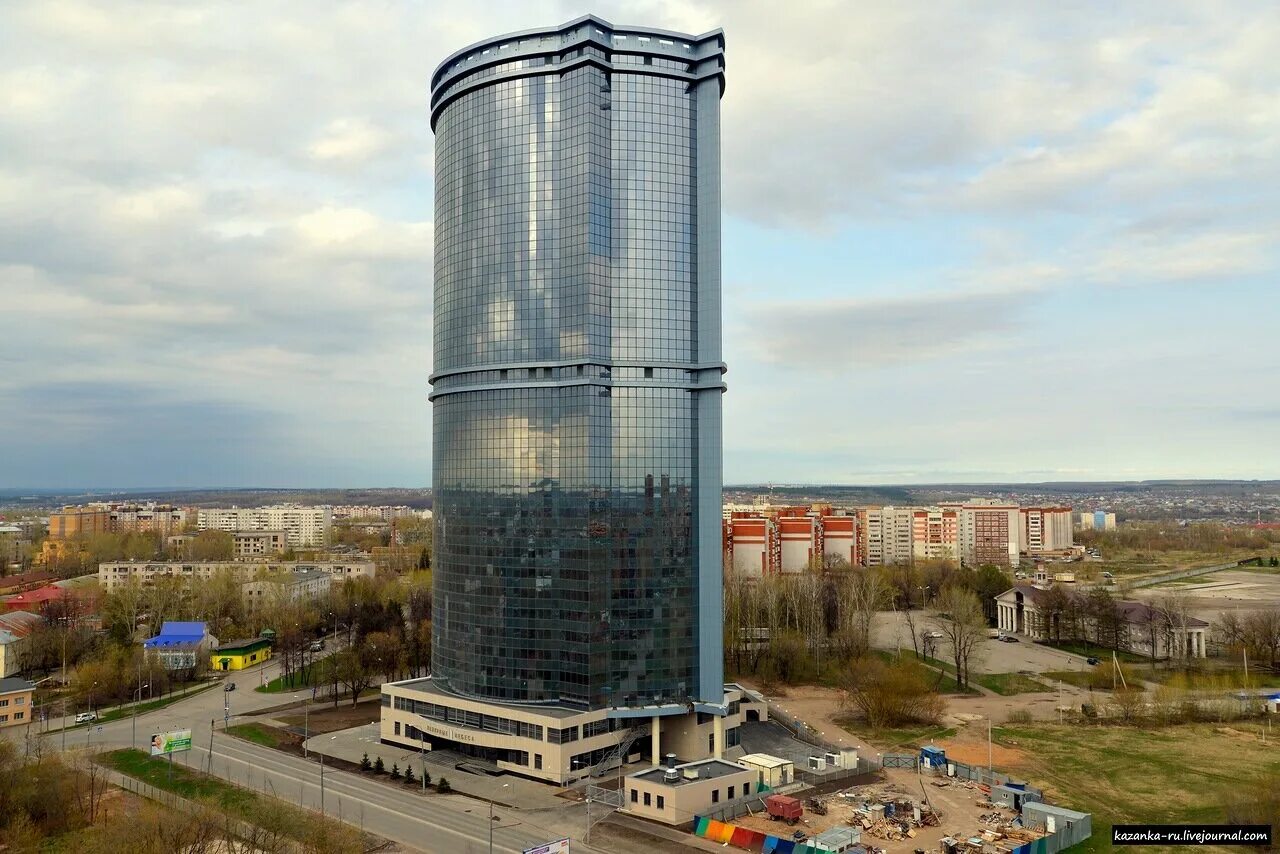 ривьера тауэр казань. казань высотки. казань высотки. ривьера тауэр казань. высокое здание казани.