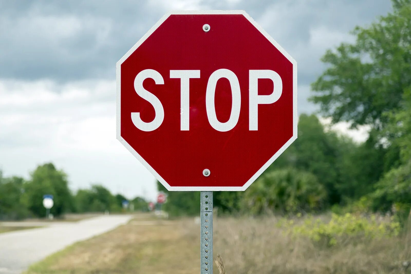 Включи двигаться стоп. Знак «стоп». Дорожный знак stop. Дорожный знак стоп на белом фоне. Знак стоп круглый.