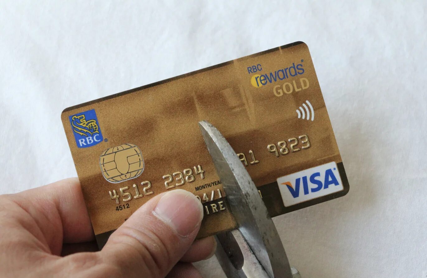 Visa снять. Bank Card RBC Royal Bank. Кредитная карта. Канадская банковская карта. Закрыть кредитную карту.