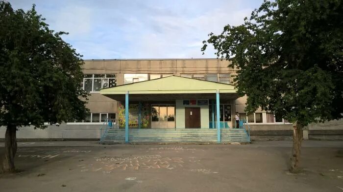 121 школа екатеринбург. 158 школа красноярск. 121 школа красноярск. Школа 121 екб. Фото школа 121 новосибирск.