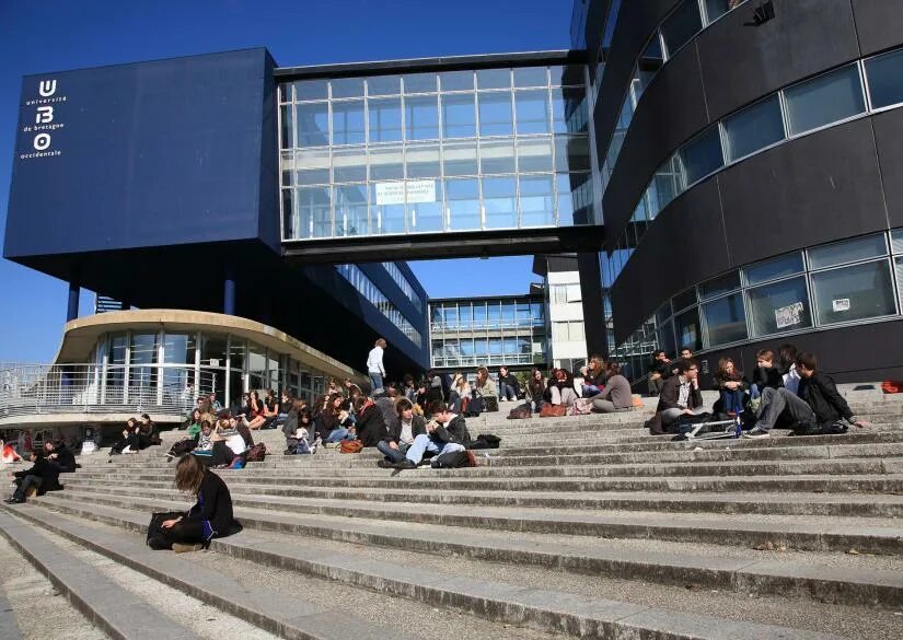 Detail university