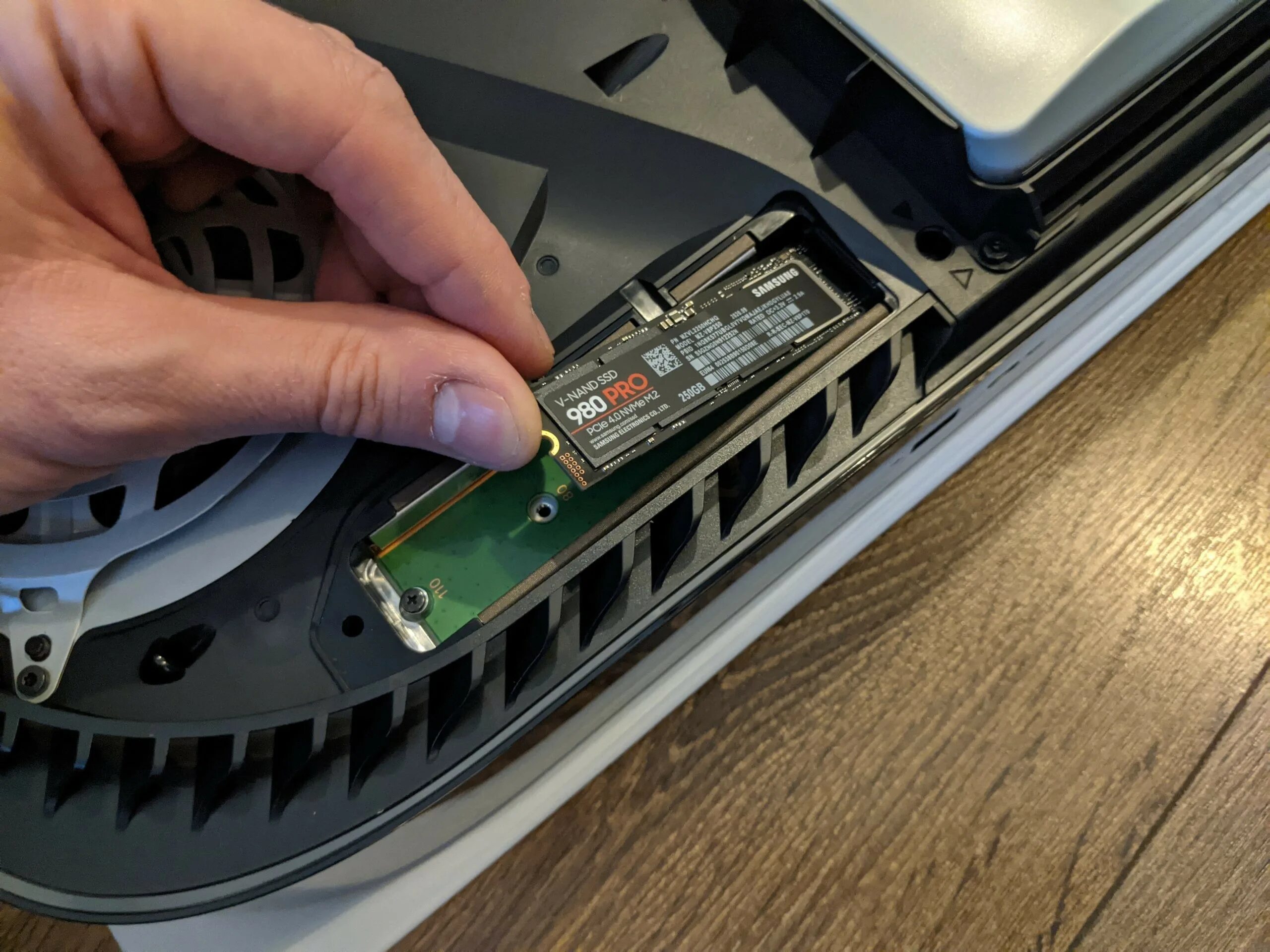 Как узнать прошивку ps5. Ps5 ssd m2. ps5 слот для ssd. ssd m2 nvme для ps5. ssd для пс 5.