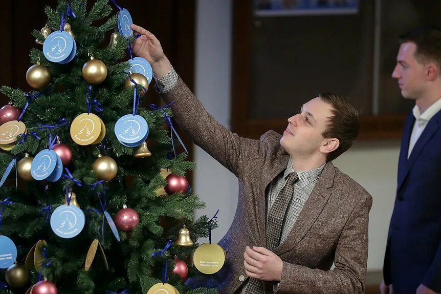 ёлка желаний рф 2022. ёлка желаний рф. акция елка желаний. елка желаний. как попасть на елку желаний.