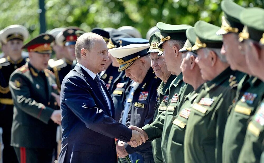 Клуб военных пенсионеров россии. Военные ветераны. Военный пенсионер фото.