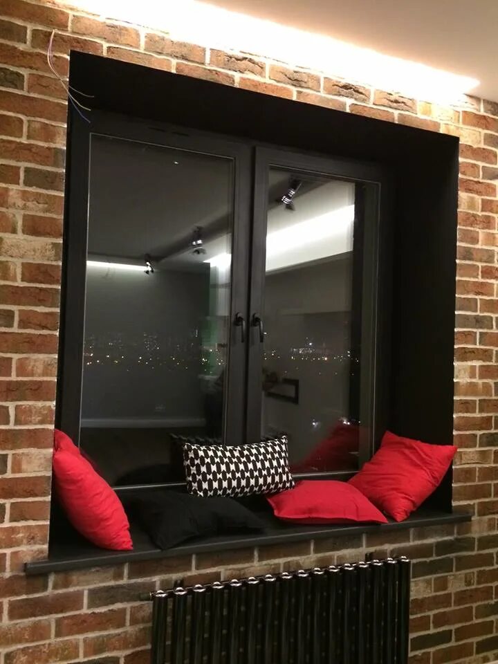 сталь для дизайнерских студий. студия новый цвет. Taos интерьер. ип цветок. офис дизайнера женщина ходит.