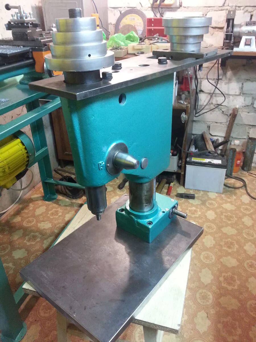 Сверлильный станок ссср 2г106п. 2н106п станок сверлильный. Станок сверлильно вертикальный 2н106п. Н 106 п. 2н106п станок сверлильный.