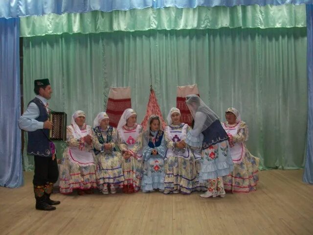 Татарские народные игры. Татарский детский костюм для танца. Халык уены. Татарский праздник дети. Сабантуй.