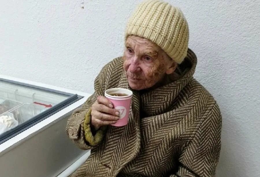 Старый человек. Бабушка бабушка. Бабки. Фотосессия бабушка с внуками. Опасная бабушка.