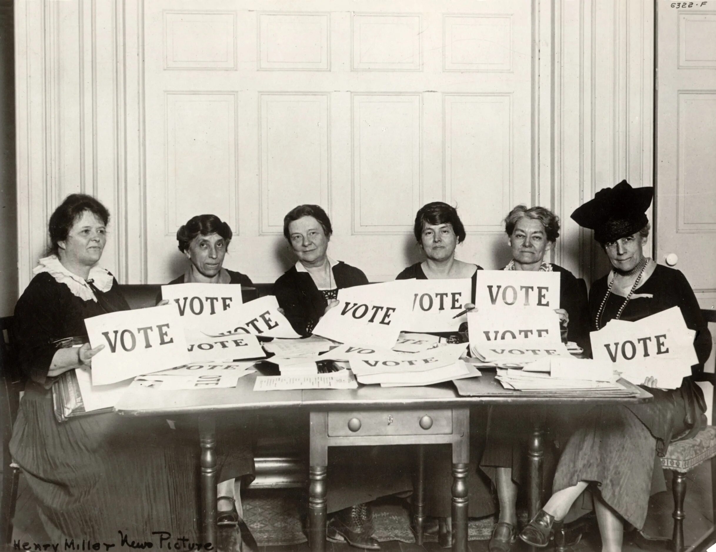 M votes. Women vote New Zealand. Right to vote. Votes for women фото. Vote Note.