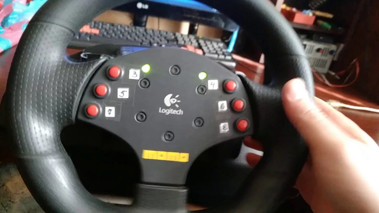 Logitech Momo Racing 900. Руль Logitech Momo Racing. Logitech Momo Racing 900 градусов. Momo Racing 360.