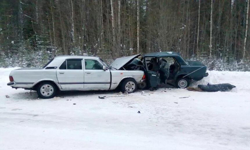 Подслушано в каргополе в контакте. Авария Каргополь Плесецк. ДТП Брин Наволок Плесецк. ГАЗ 3102 авария.