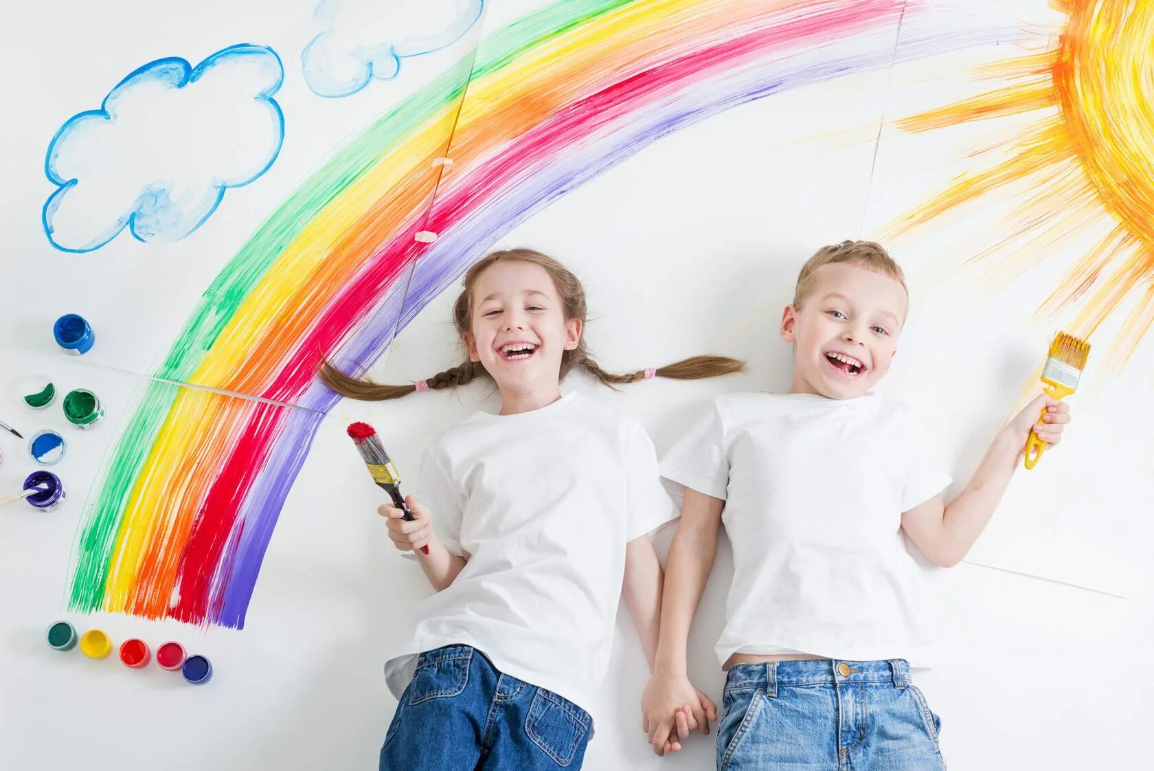 Children's painting. Краски для детей. Детское творчество. Радуга для детей. Дети творчество.