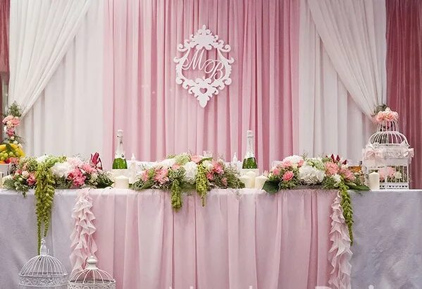 Pin on Ślub Wedding decorations, Wedding cake table, Wedding centerpieces