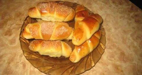 Рогалики с яблоками из дрожжевого теста