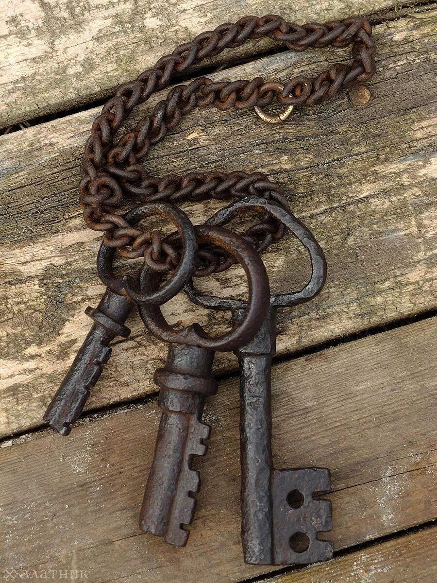 Куплю старые ключи. Старинный ключ. Красивый старинный ключ. Связка ключей. Необычные ключи.