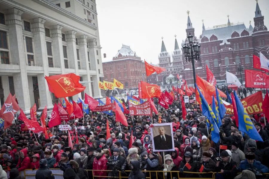 Митинг Москва 1991 Манежная. Манежная площадь Москва митинг 1990. 2001 Год Манежная площадь. Митинг на Манежной площади 1992 года. Митинги 1990