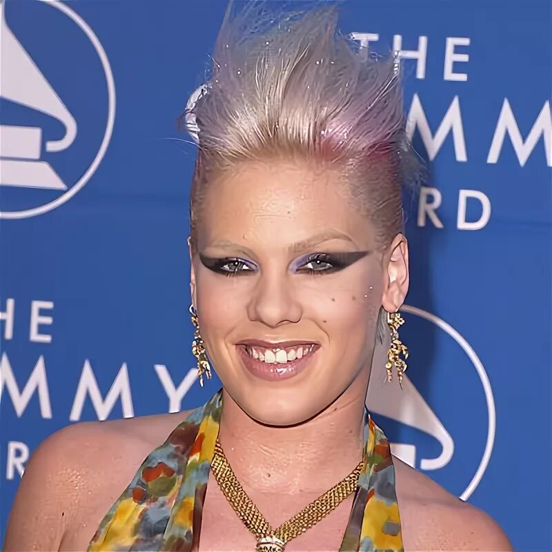 Пинк без. Пинк певица фото без макияжа. Пинк певица без макияжа. Пинк певица без макияжа. Пинк без.