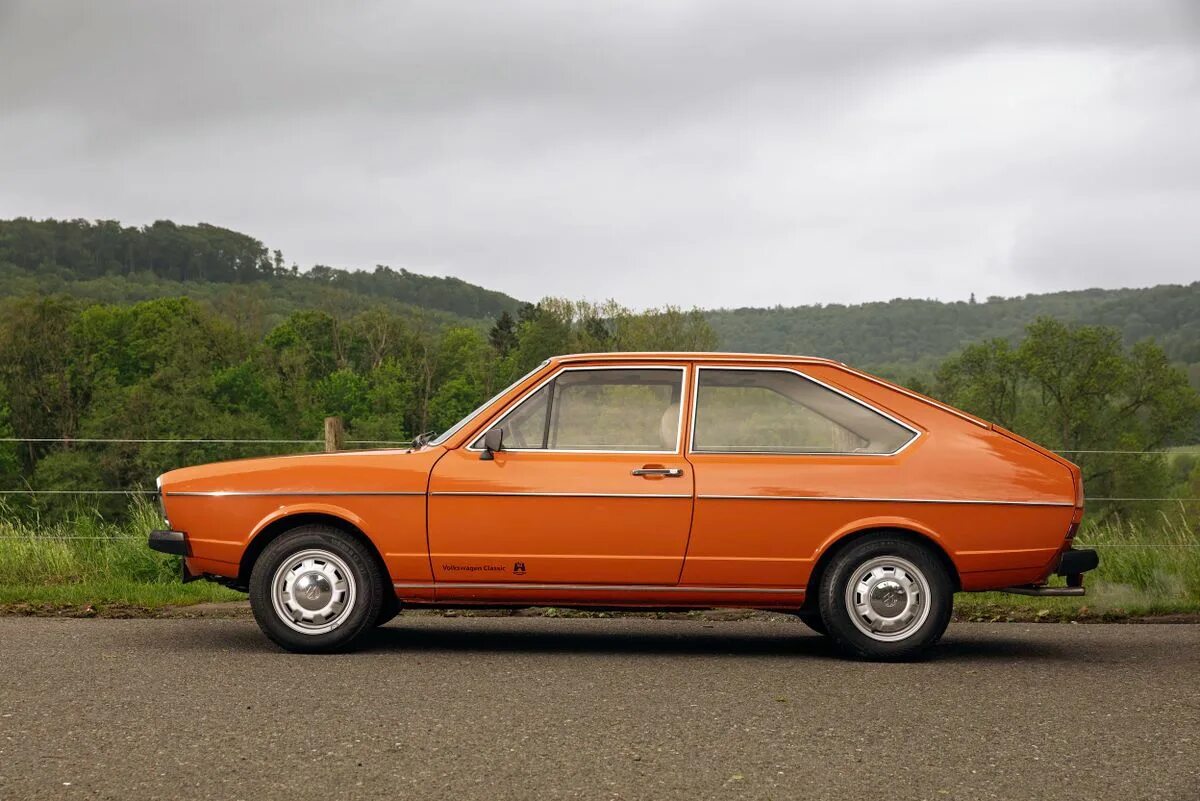 Фольксваген Пассат б1. Фольксваген Пассат 1973. Volkswagen Passat b1 хэтчбек. Фольксваген Пассат 1 поколения.