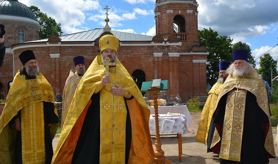 Руза храм благочинного. Никольское рузского р-на. Никольское (село, рузский городской округ). Село никольское калужская область. Никольское (деревня, рузский городской округ).