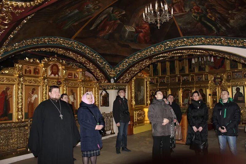 спасо преображенский собор в николо угрешском монастыре. сайт николо угрешского монастыря расписание богослужений. николо-угрешский монастырь священники. митрополит павел крутицкий и коломенский. богослужение николо угрешский монастырь.