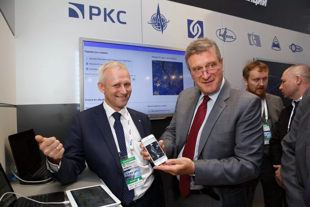 Российские космические системы вакансии. Ркс самара. Скрытник александр евгеньевич российские космические системы. Ркс российские космические системы. Киречко михаил владимирович.