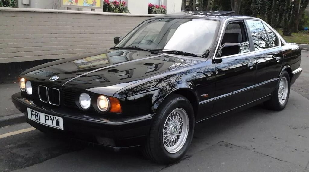 90 пятерка. БМВ 90 e34. BMW e34 525i. BMW 520i e34 90е. БМВ 525 90х.