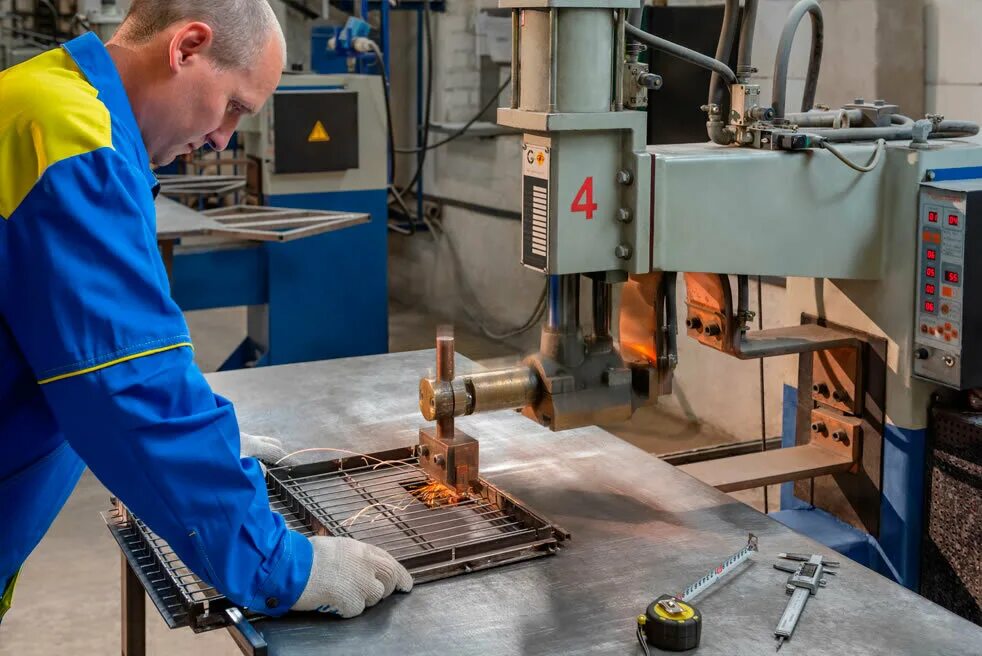 машиностроительное предприятие. фабрика промышленное предприятие. московская промышленность. поддержка москвичей и бизнеса. клиенты промышленные заводы и предприятия контактная информация.