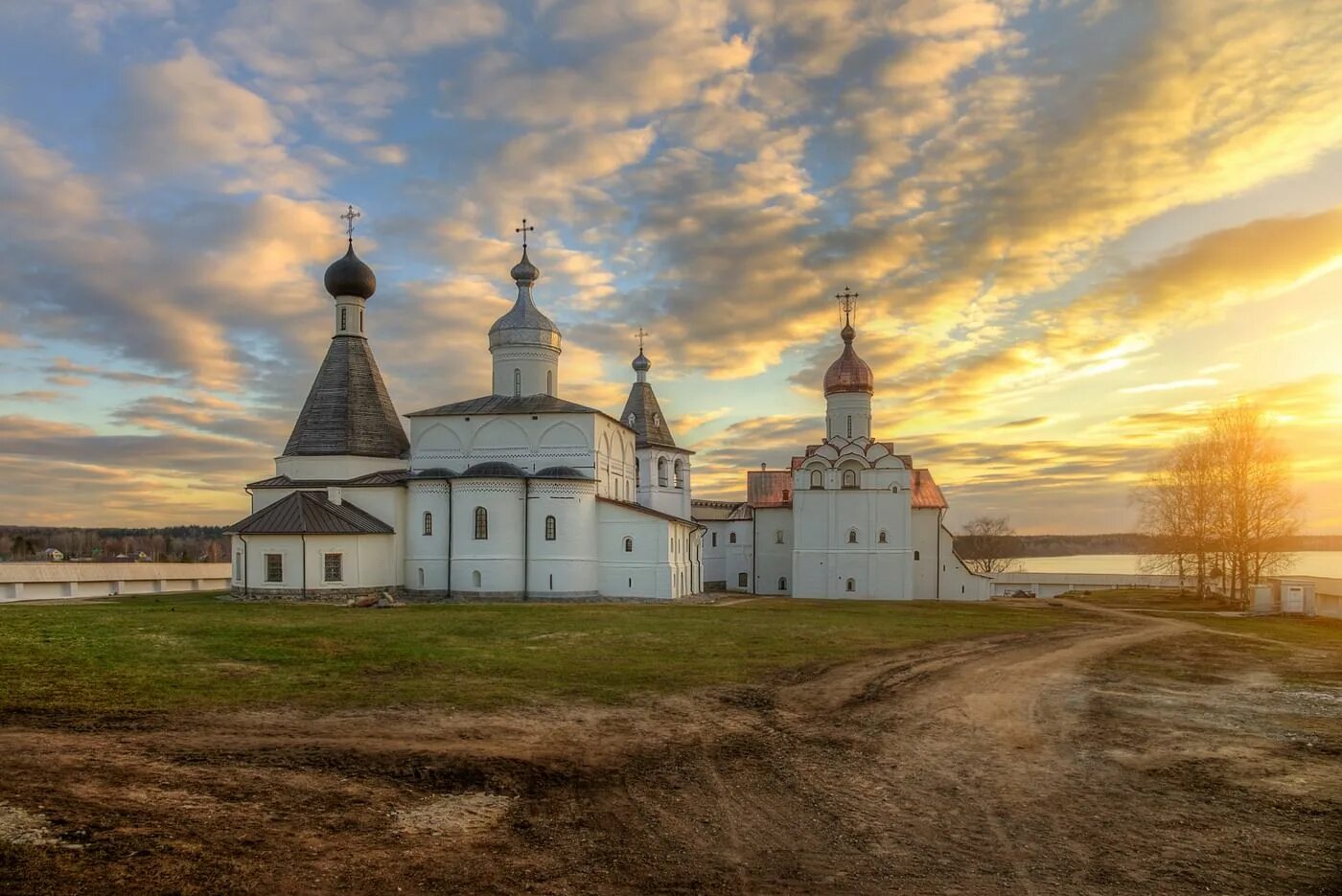 История православных монастырей россии. Ферапонтов монастырь Вологда. Ансамбль Ферапонтова монастыря Вологодская область. Ферапонтов Белозерский монастырь Вологодская область.  Ферапонтов монастырь (Вологодская обл.).