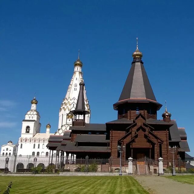 Храм святой живоначальной троицы минск. Церковь троицы минск. Храм святой троицы минск. Храм святой троицы в минске фото. Минск храм всех святых.