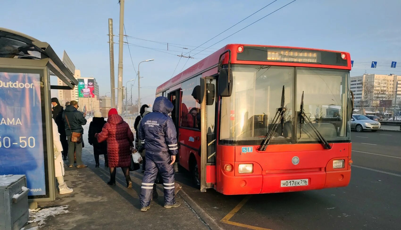 Кольцо казань автобусы. Автобус Казань. Социальный автобус. 74 Автобус Казань. Казанский автобус 74.