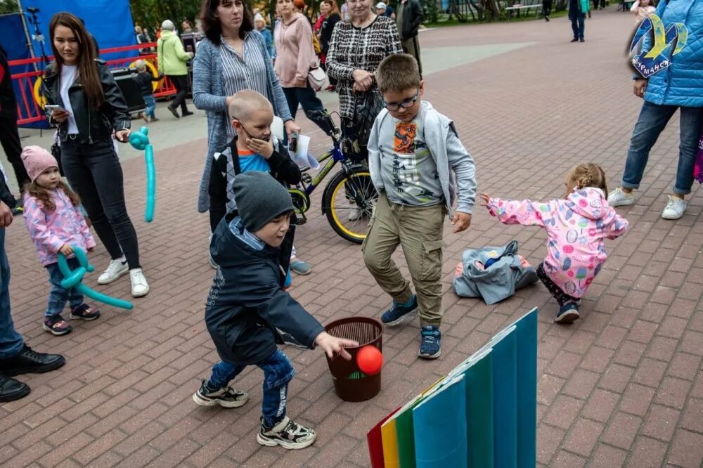 Мурманск лето. Всемирный день скандинавской. Воскресенье мурманск. Дочери визбора сегодня. Мурманск с воздуха.