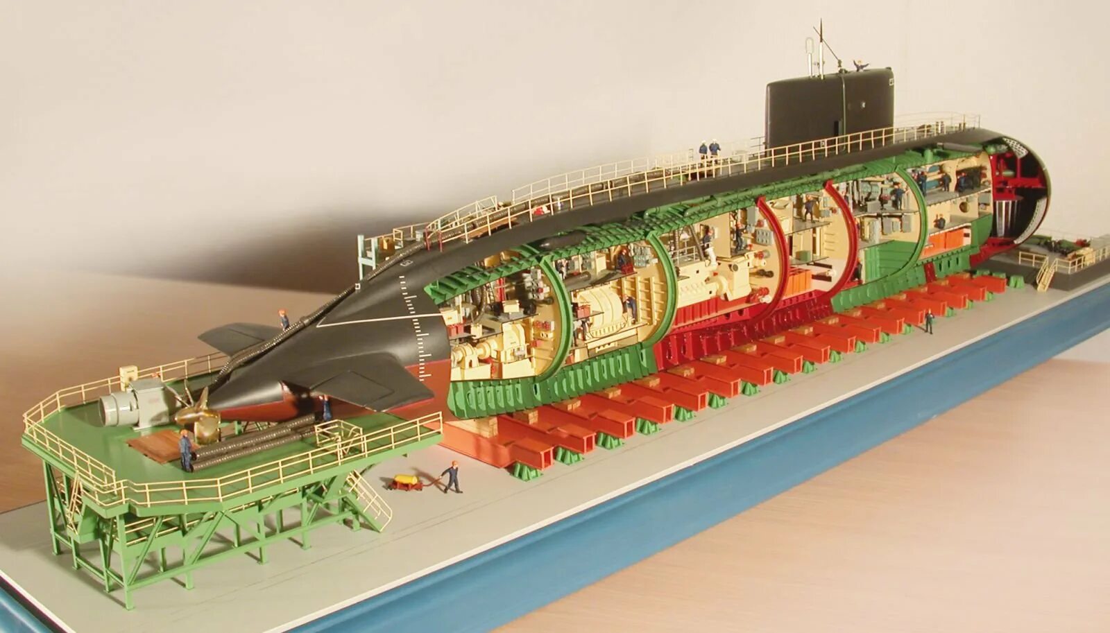 641б подводная лодка. Подводная лодка 667а. Подводная лодка проекта 877 модель. Модель подводной лодки Варшавянка. Сборка подводной лодки