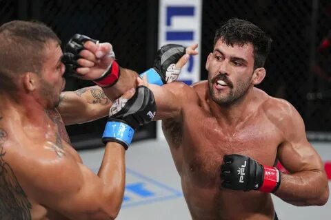 Rob Wilkinson throws a punch against Bruce Souto during PFL 1. (Getty)