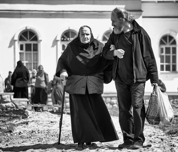 Жизнь в монастыре. Уклад жизни в монастыре. Монахиня Тервенического монастыря. Жизнь в монастыре фото.
