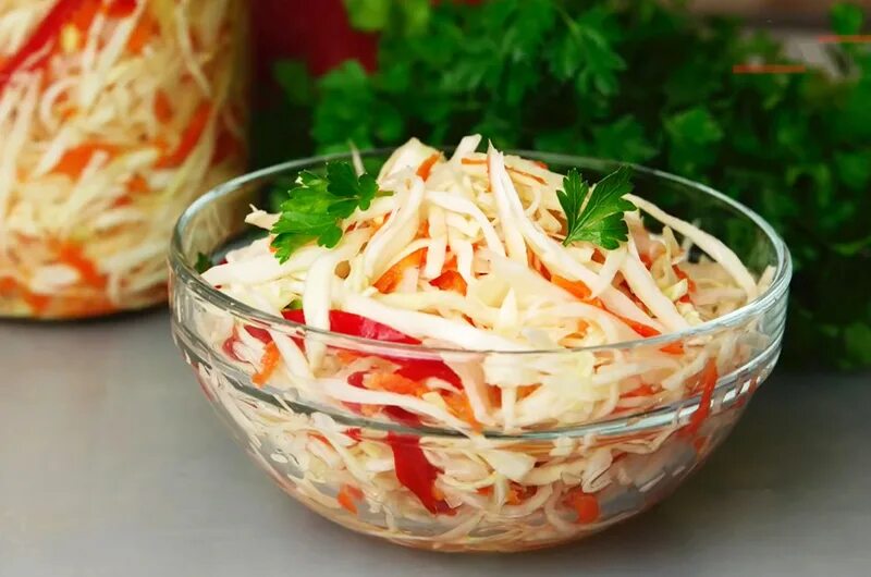 Корейская капуста провансаль. Квашеная капуста в банке. Салаты на зиму. Капуста с болгарским перцем. Капуста салатная быстрого приготовления.