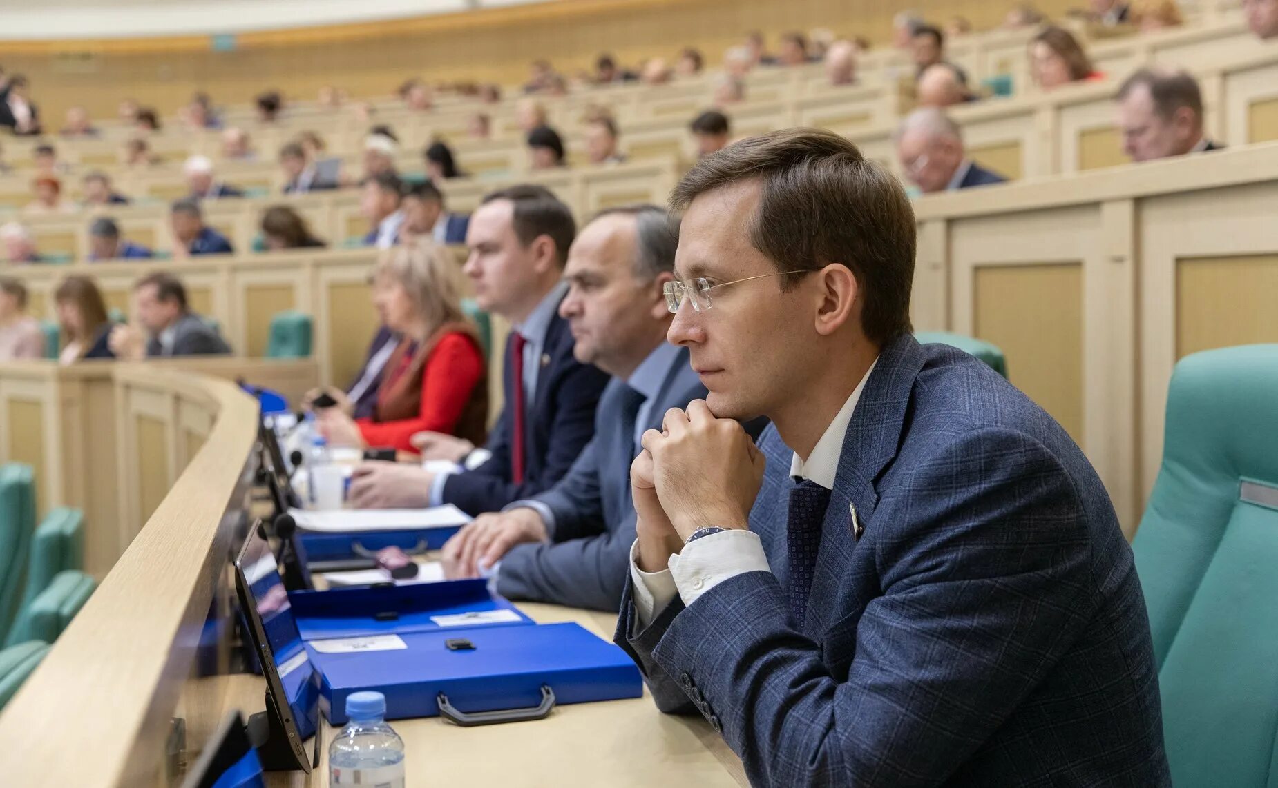 местное самоуправление в рф фото. депутат представительного органа местного самоуправления. заседание органов местного самоуправления. порядок муниципальных выборов. кандидаты местного самоуправления.