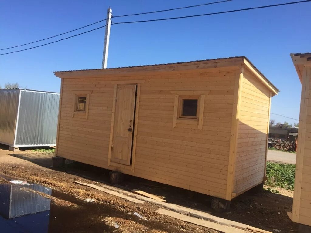 хозблок 4х2,3. бытовка деревянная с двускатной крышей. вагончик для дачи. магазин бытовок деревня марушкино отзывы цены. бытовка.