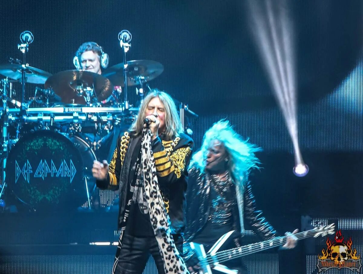 Def leppard 80s. Группа def leppard. Leopard bonapart barbarella. Def leppard 1990. Def leppard 1984.