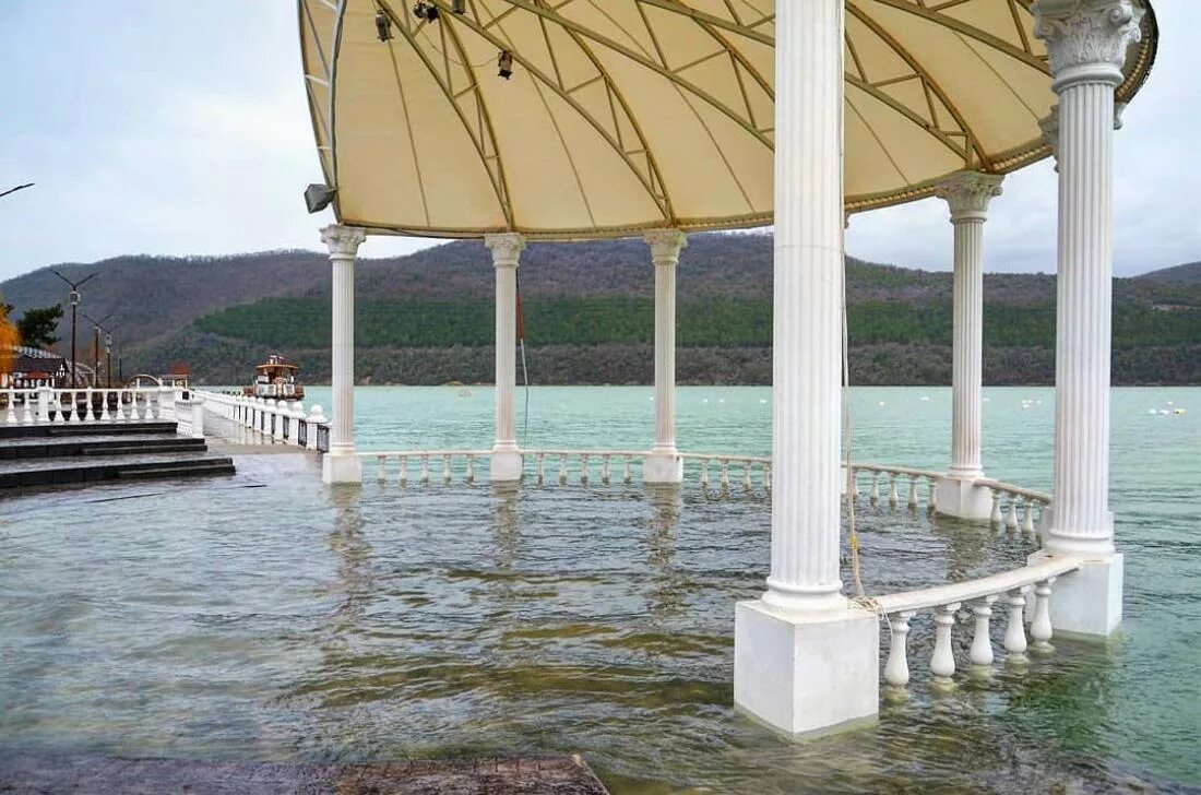 Новороссийск / novorossiysk абрау дюрсо. Новороссийск набережная абрау дюрсо. Новороссийск озеро абрау дюрсо. Новороссийск абрау. Абрау дюрсо село.
