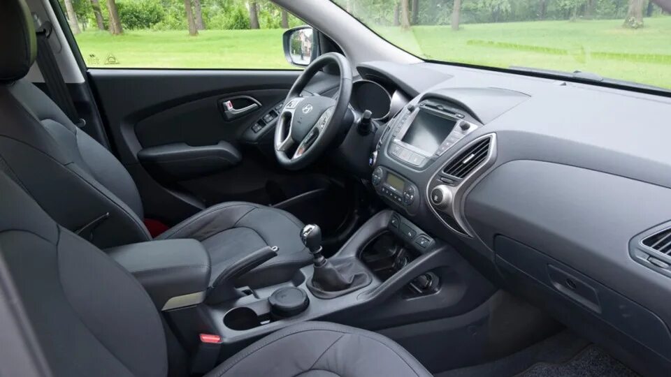 Хендай ix35 салон. Хендай икс 35 салон. Хендай икс 35 салон. Hyundai ix35 салон. Hyundai ix35 2014 interior.