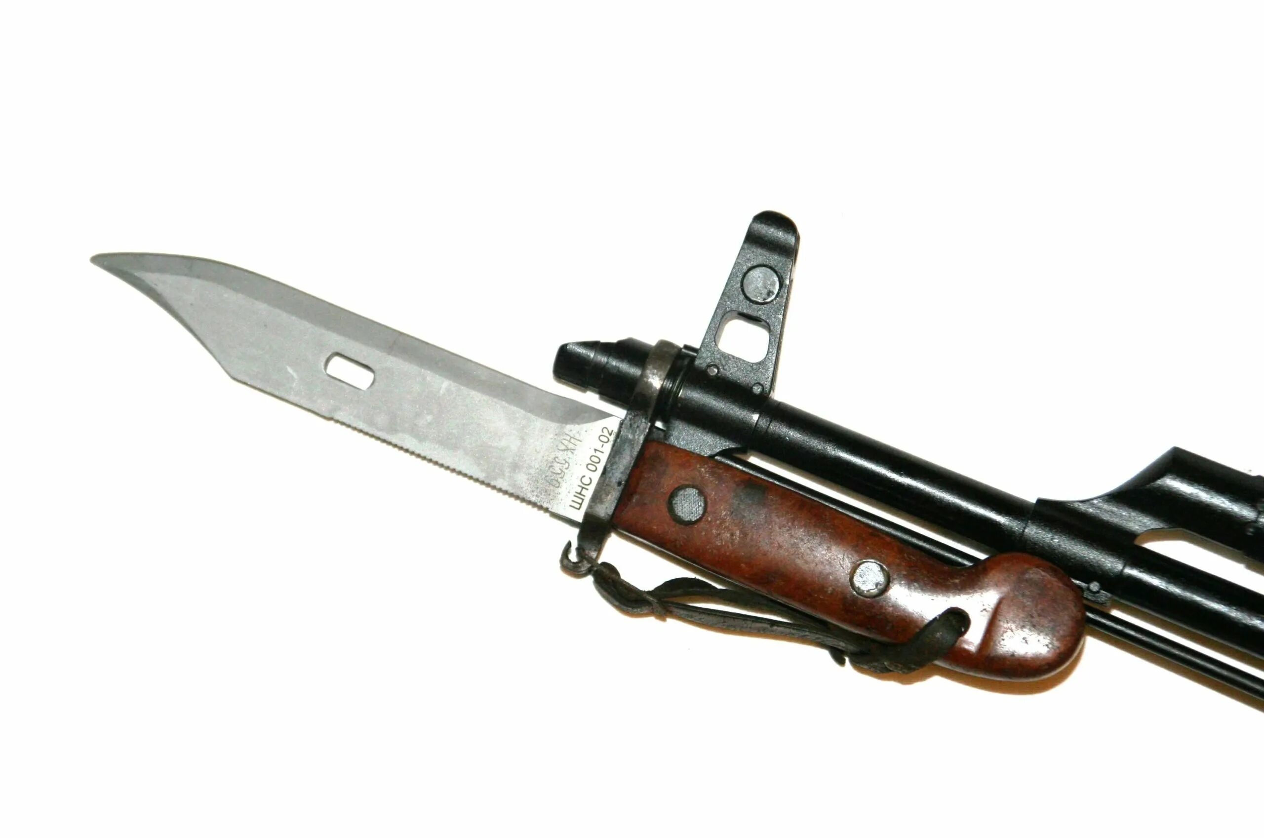 Оружие штык нож. Штык-нож АКМ 6х3. Штык-нож 6х4 на АКМ. АКМ штык ножом ак47. ШНС-001.