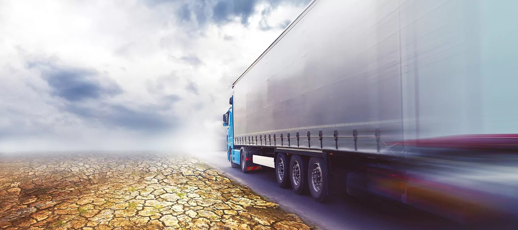 Фургон на дороге. Красивые фуры. Трос для грузовиков. Фура ускоряется. Фура с грузом.